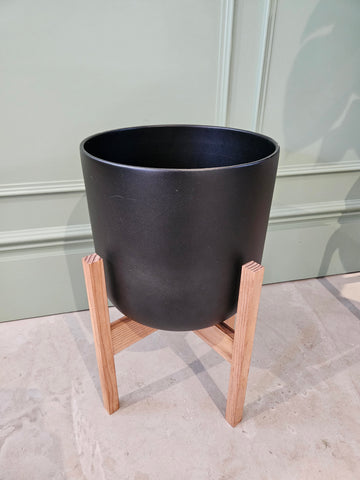 Lisbon pot (with stand) black