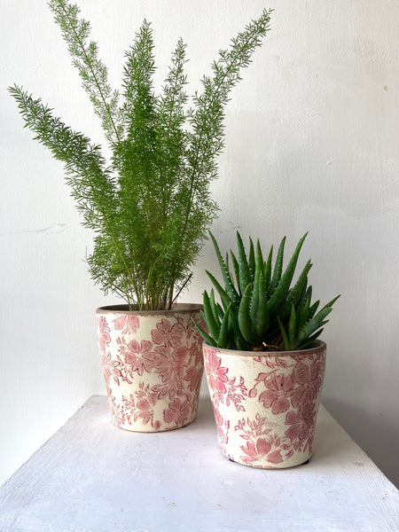 Flower pattern pot (pale red)