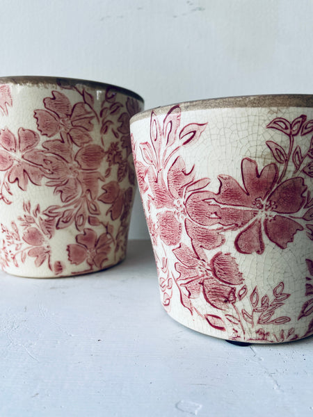 Flower pattern pot (pale red)