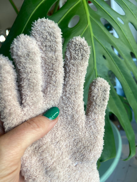 Plant Dust Gloves
